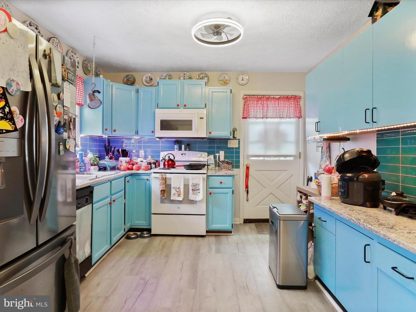 262 THOMPSON HOLLOW RD, BENTONVILLE, Virginia 22610, 3 Bedrooms Bedrooms, ,2 BathroomsBathrooms,Residential,For sale,262 THOMPSON HOLLOW RD,VAWR2011722 MLS # VAWR2011722