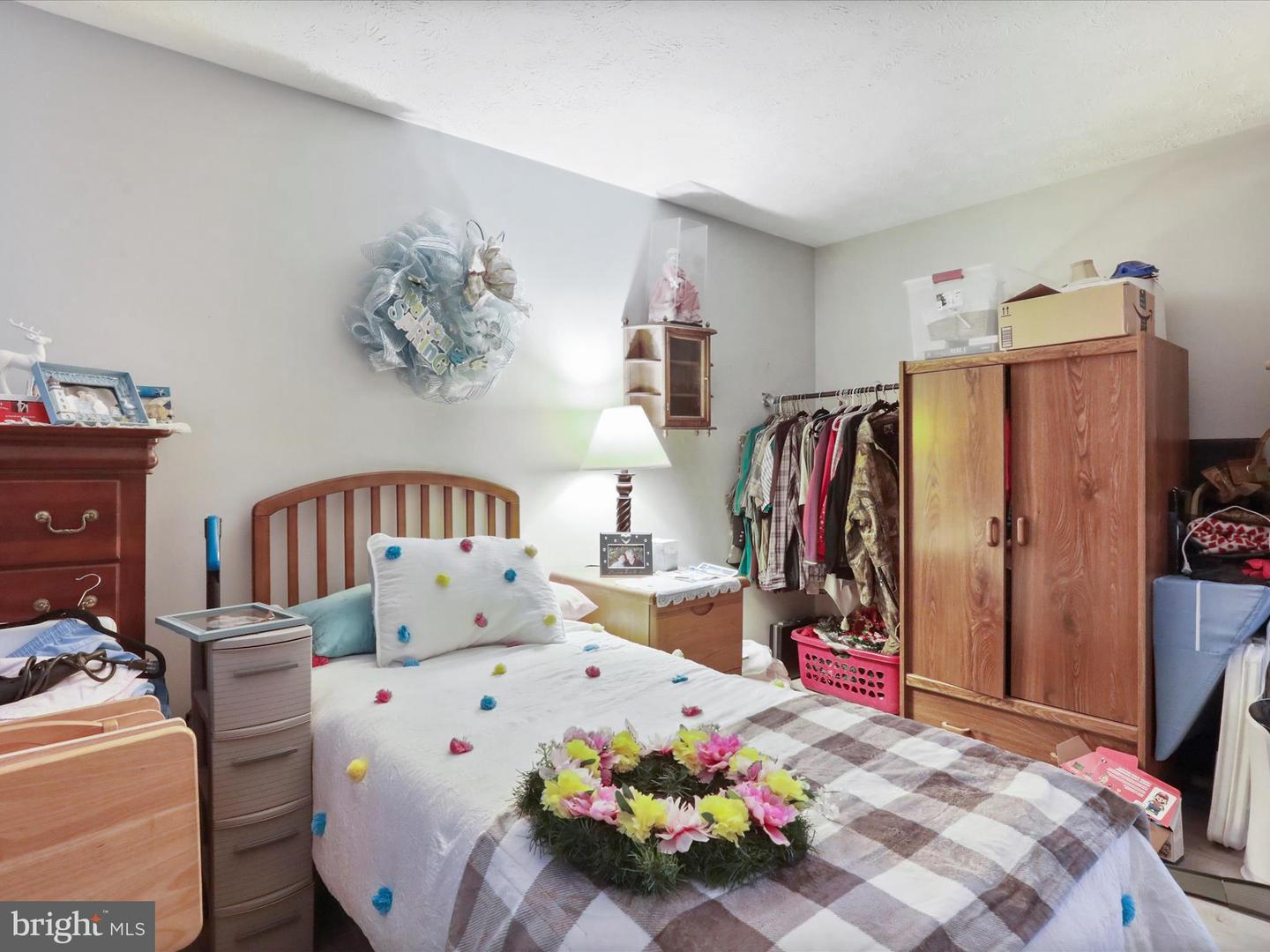 262 THOMPSON HOLLOW RD, BENTONVILLE, Virginia 22610, 3 Bedrooms Bedrooms, ,2 BathroomsBathrooms,Residential,For sale,262 THOMPSON HOLLOW RD,VAWR2011722 MLS # VAWR2011722