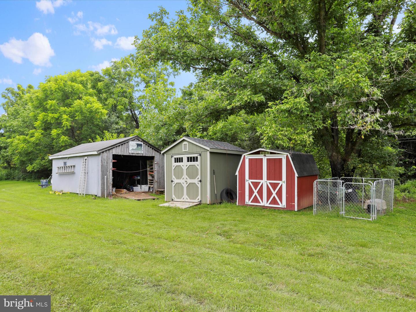 262 THOMPSON HOLLOW RD, BENTONVILLE, Virginia 22610, 3 Bedrooms Bedrooms, ,2 BathroomsBathrooms,Residential,For sale,262 THOMPSON HOLLOW RD,VAWR2011722 MLS # VAWR2011722