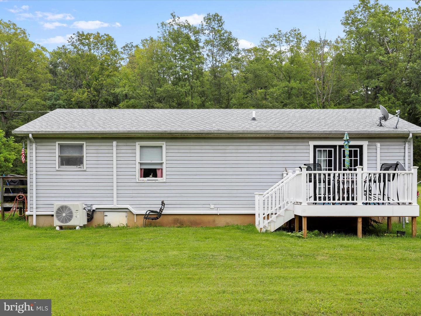 262 THOMPSON HOLLOW RD, BENTONVILLE, Virginia 22610, 3 Bedrooms Bedrooms, ,2 BathroomsBathrooms,Residential,For sale,262 THOMPSON HOLLOW RD,VAWR2011722 MLS # VAWR2011722
