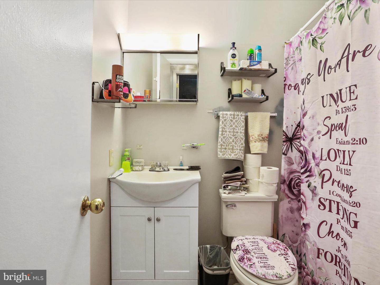 262 THOMPSON HOLLOW RD, BENTONVILLE, Virginia 22610, 3 Bedrooms Bedrooms, ,2 BathroomsBathrooms,Residential,For sale,262 THOMPSON HOLLOW RD,VAWR2011722 MLS # VAWR2011722