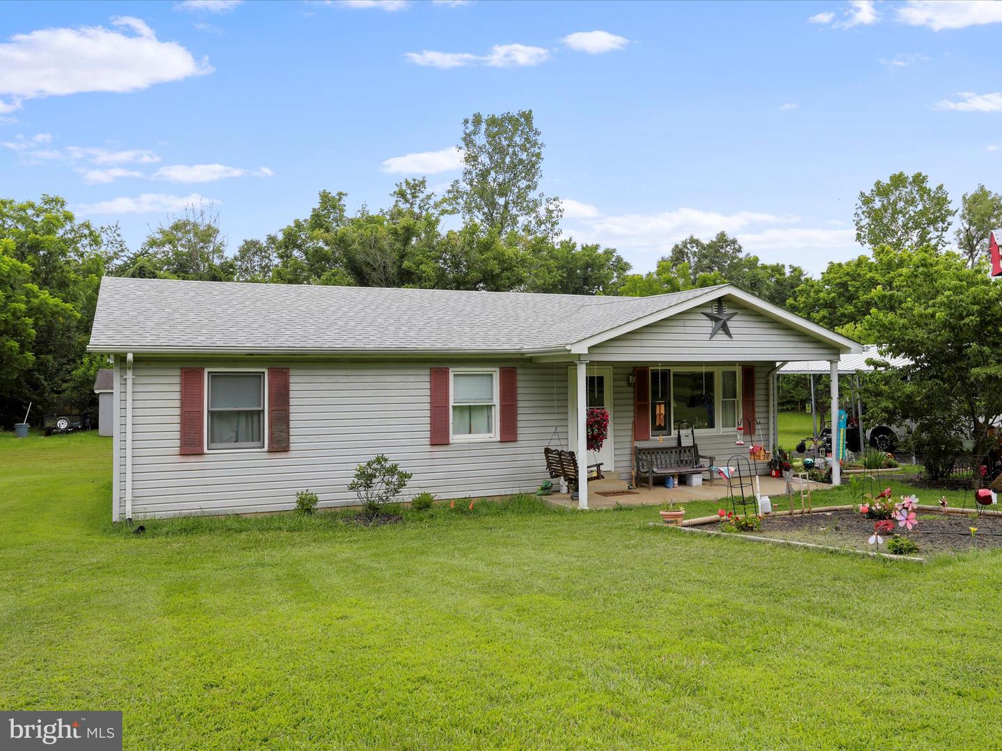 262 THOMPSON HOLLOW RD, BENTONVILLE, Virginia 22610, 3 Bedrooms Bedrooms, ,2 BathroomsBathrooms,Residential,For sale,262 THOMPSON HOLLOW RD,VAWR2011722 MLS # VAWR2011722