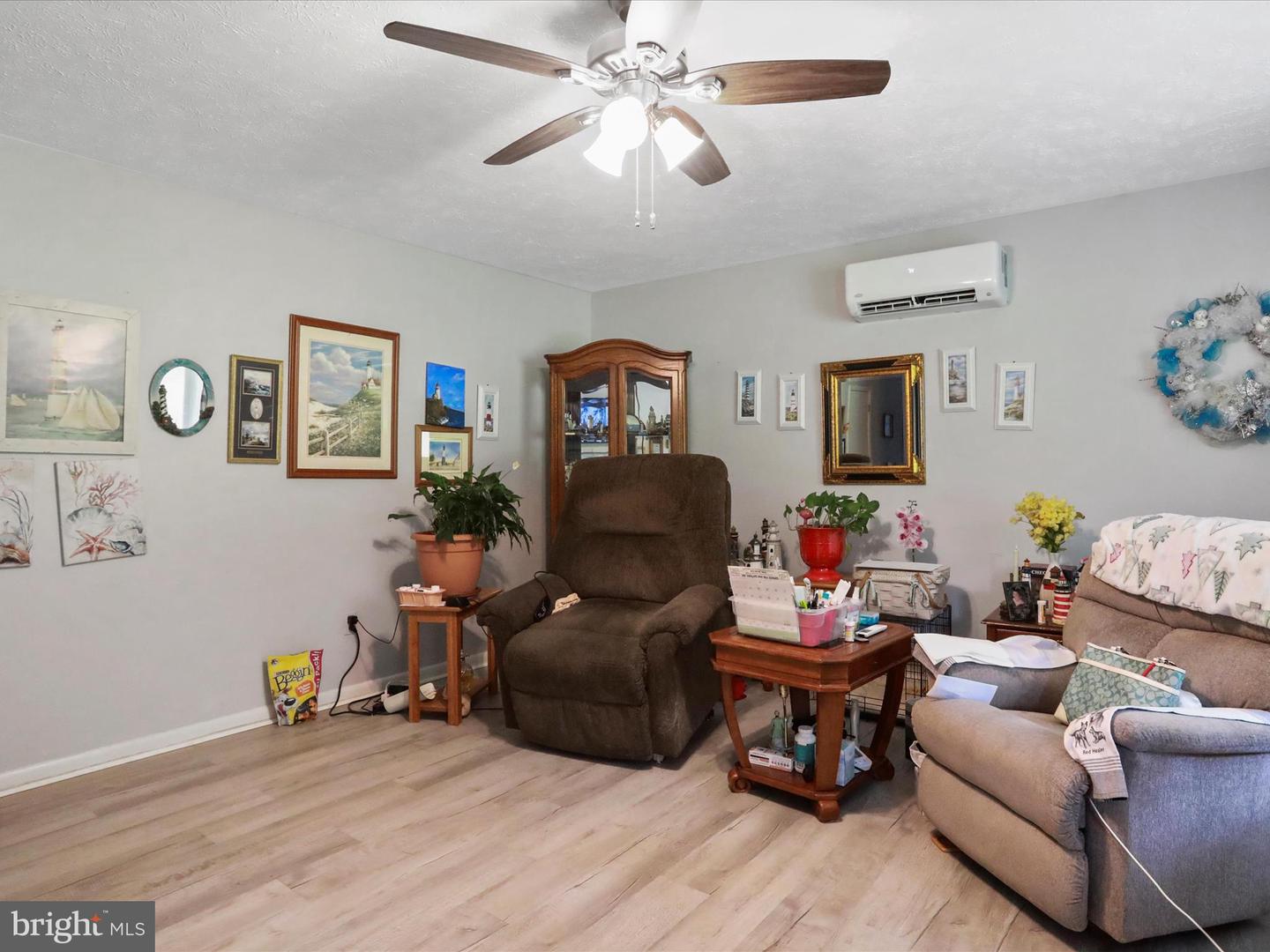 262 THOMPSON HOLLOW RD, BENTONVILLE, Virginia 22610, 3 Bedrooms Bedrooms, ,2 BathroomsBathrooms,Residential,For sale,262 THOMPSON HOLLOW RD,VAWR2011722 MLS # VAWR2011722
