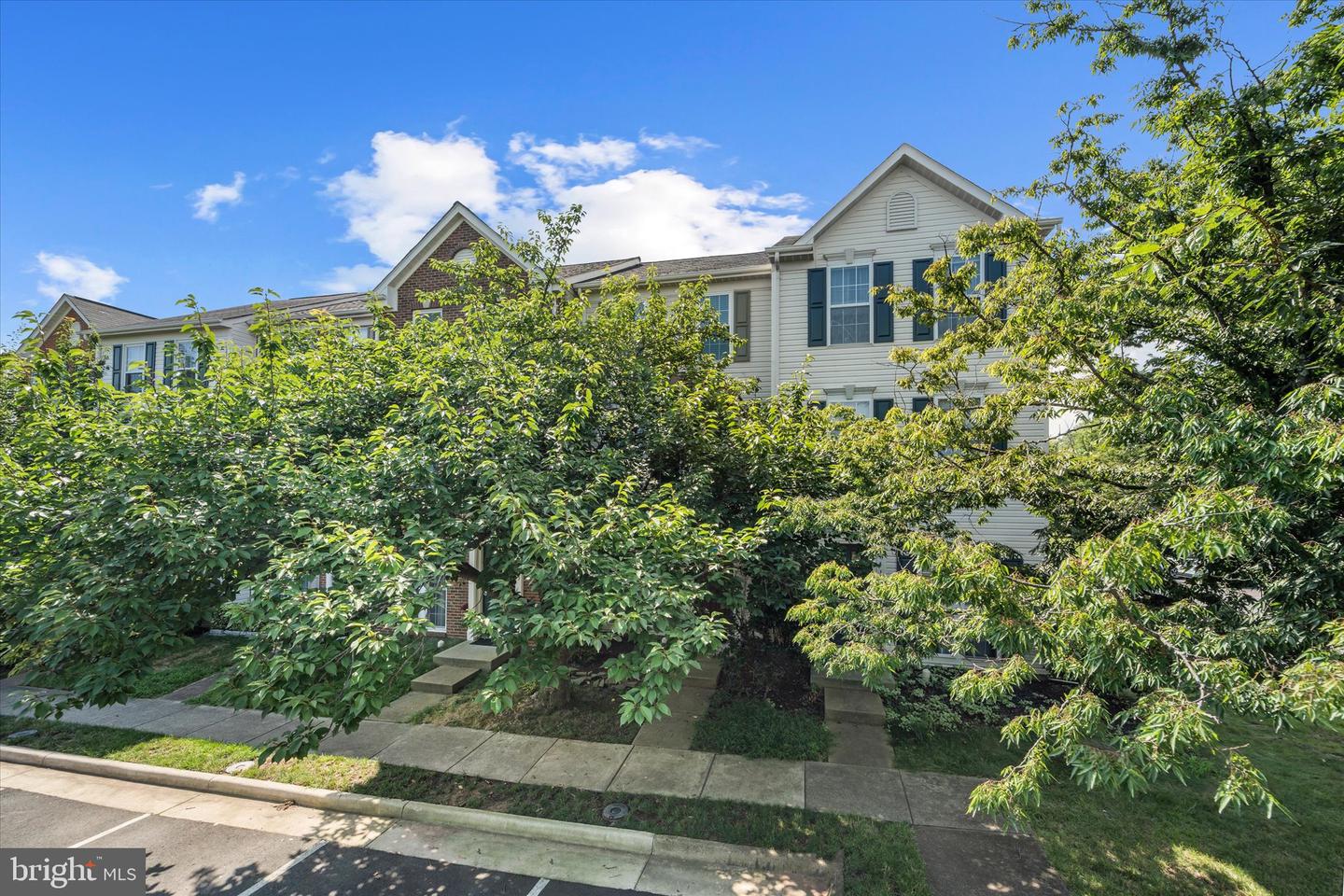 44191 LITCHFIELD TER, ASHBURN, Virginia 20147, 3 Bedrooms Bedrooms, ,3 BathroomsBathrooms,Residential,For sale,44191 LITCHFIELD TER,VALO2102470 MLS # VALO2102470