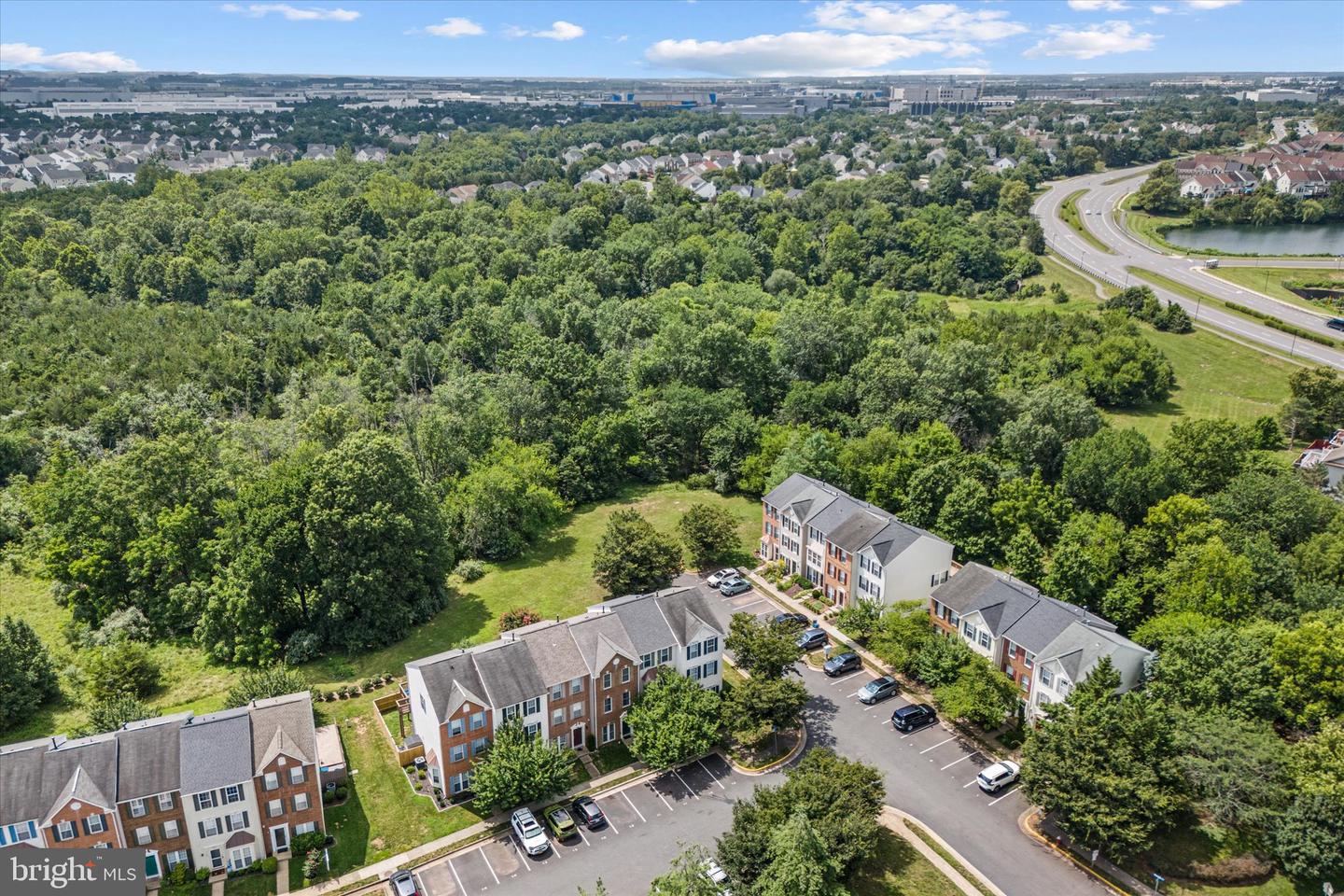 44191 LITCHFIELD TER, ASHBURN, Virginia 20147, 3 Bedrooms Bedrooms, ,3 BathroomsBathrooms,Residential,For sale,44191 LITCHFIELD TER,VALO2102470 MLS # VALO2102470