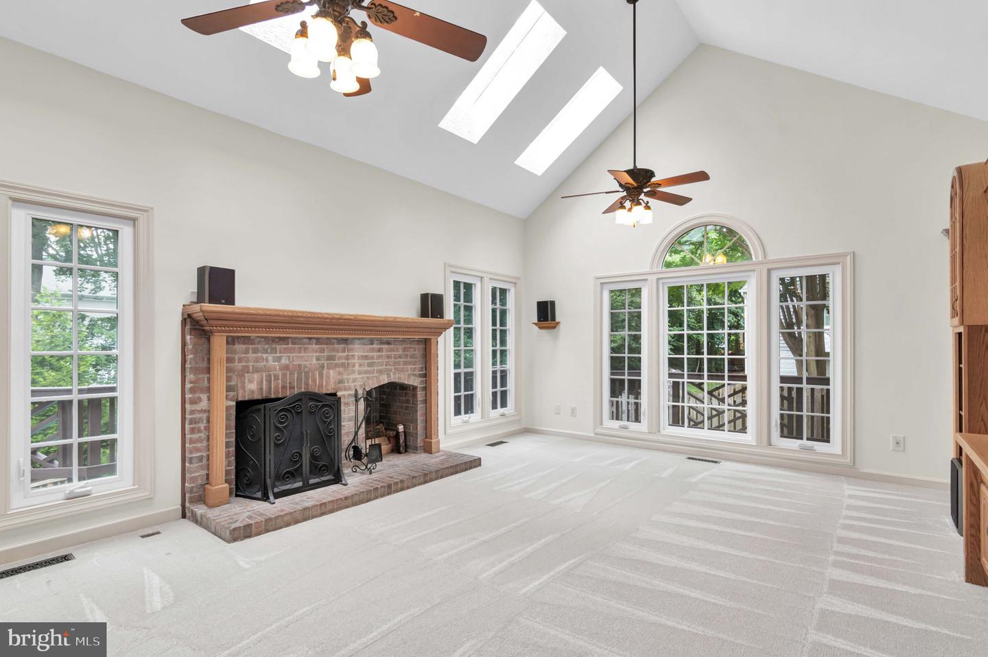 16659 MALORY CT, DUMFRIES, Virginia 22025, 4 Bedrooms Bedrooms, ,4 BathroomsBathrooms,Residential,For sale,16659 MALORY CT,VAPW2099478 MLS # VAPW2099478