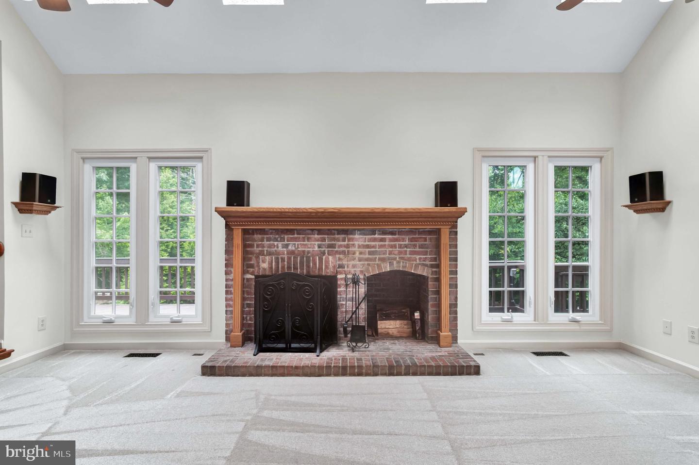 16659 MALORY CT, DUMFRIES, Virginia 22025, 4 Bedrooms Bedrooms, ,4 BathroomsBathrooms,Residential,For sale,16659 MALORY CT,VAPW2099478 MLS # VAPW2099478