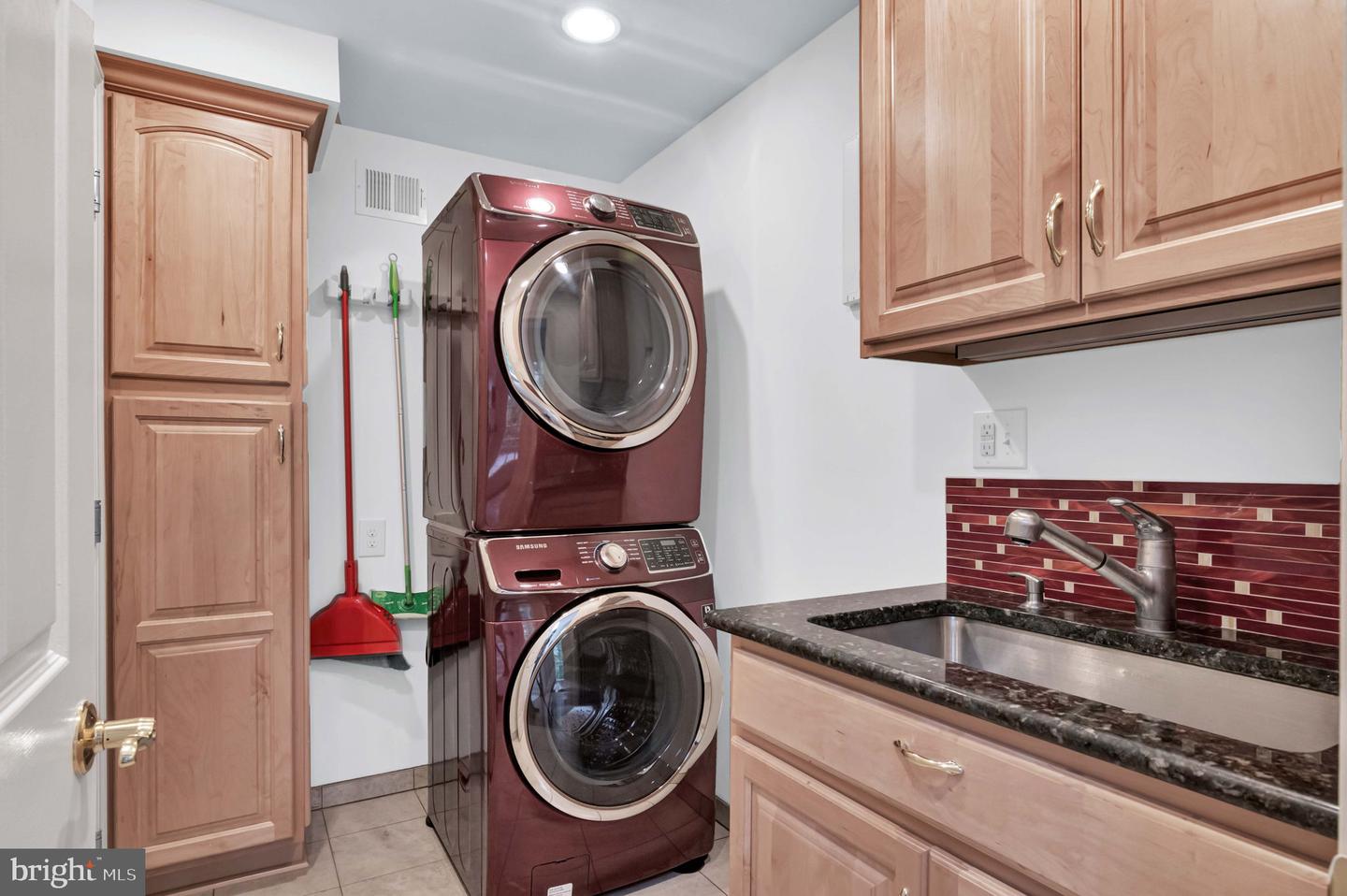 16659 MALORY CT, DUMFRIES, Virginia 22025, 4 Bedrooms Bedrooms, ,4 BathroomsBathrooms,Residential,For sale,16659 MALORY CT,VAPW2099478 MLS # VAPW2099478