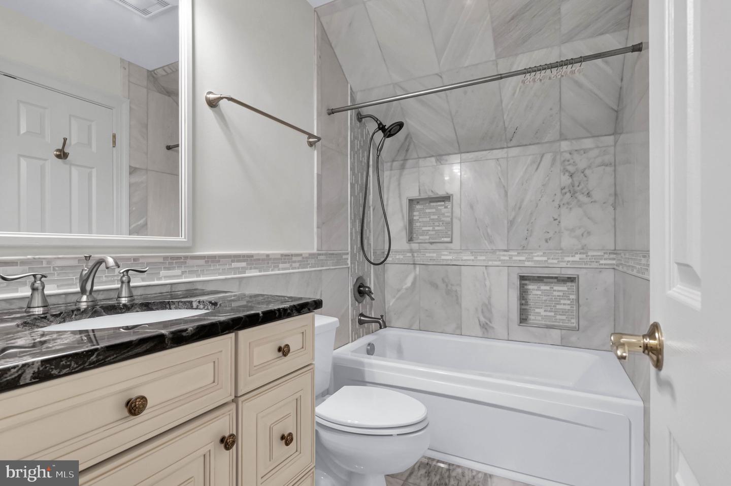 16659 MALORY CT, DUMFRIES, Virginia 22025, 4 Bedrooms Bedrooms, ,4 BathroomsBathrooms,Residential,For sale,16659 MALORY CT,VAPW2099478 MLS # VAPW2099478