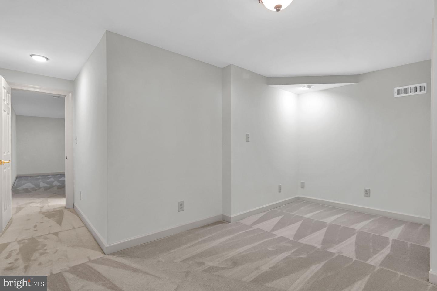 16659 MALORY CT, DUMFRIES, Virginia 22025, 4 Bedrooms Bedrooms, ,4 BathroomsBathrooms,Residential,For sale,16659 MALORY CT,VAPW2099478 MLS # VAPW2099478