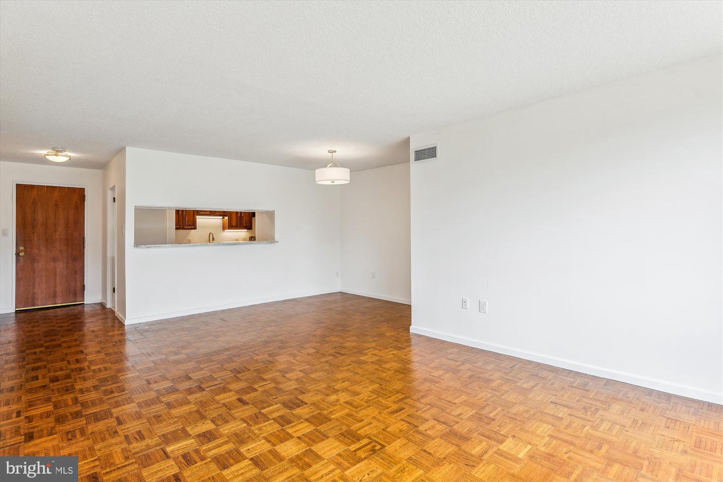 2555 PENNSYLVANIA AVE NW #816, WASHINGTON, District Of Columbia 20037, 1 Bedroom Bedrooms, ,1 BathroomBathrooms,Residential,For sale,2555 PENNSYLVANIA AVE NW #816,DCDC2211190 MLS # DCDC2211190