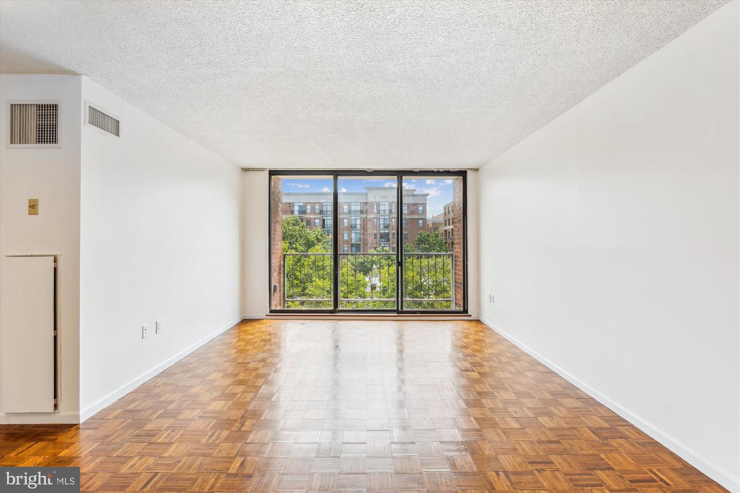 2555 PENNSYLVANIA AVE NW #816, WASHINGTON, District Of Columbia 20037, 1 Bedroom Bedrooms, ,1 BathroomBathrooms,Residential,For sale,2555 PENNSYLVANIA AVE NW #816,DCDC2211190 MLS # DCDC2211190