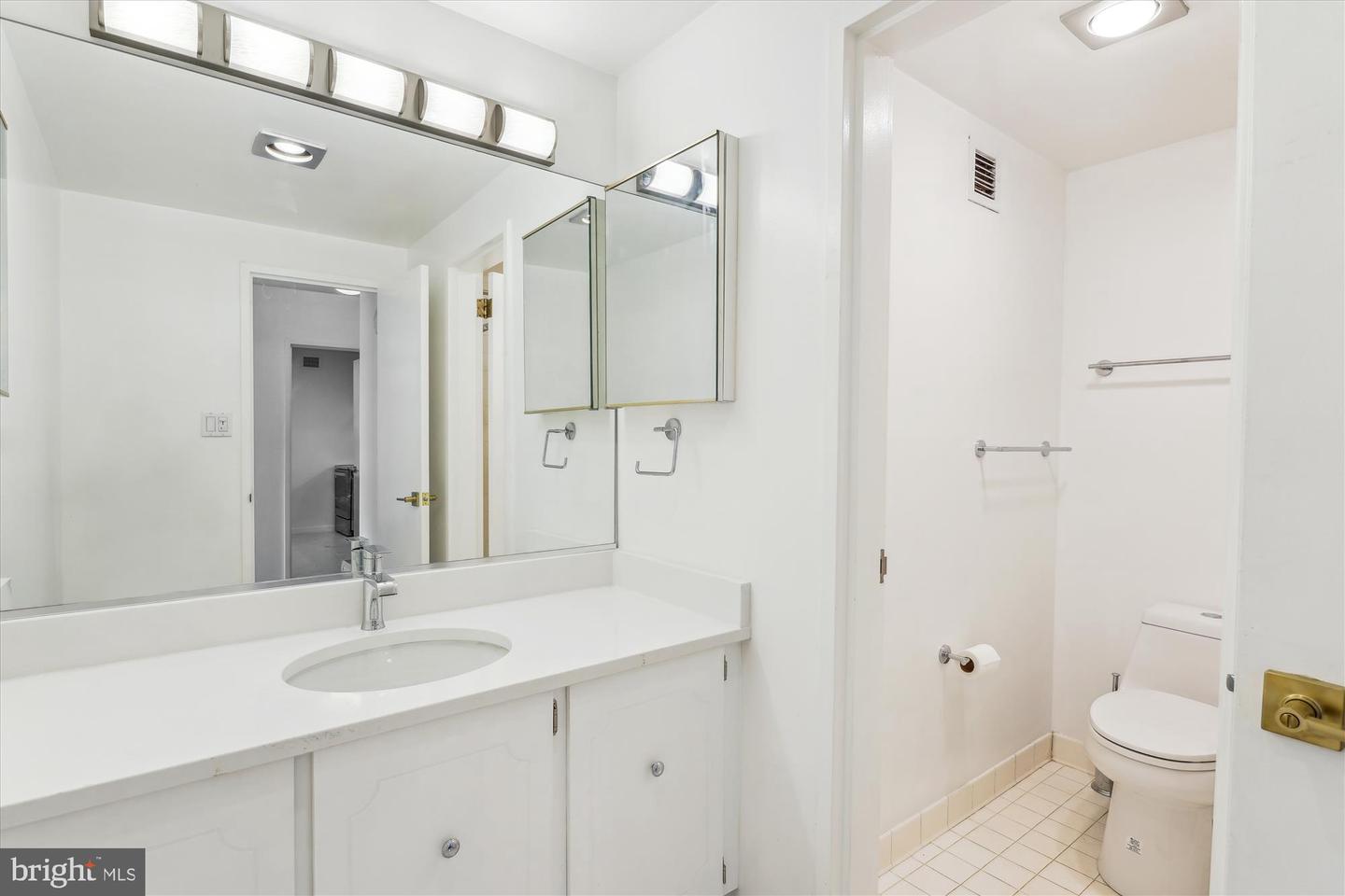 2555 PENNSYLVANIA AVE NW #816, WASHINGTON, District Of Columbia 20037, 1 Bedroom Bedrooms, ,1 BathroomBathrooms,Residential,For sale,2555 PENNSYLVANIA AVE NW #816,DCDC2211190 MLS # DCDC2211190