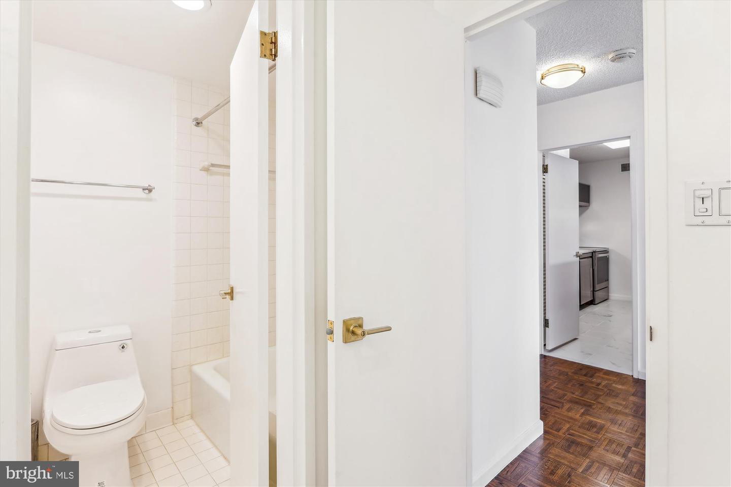 2555 PENNSYLVANIA AVE NW #816, WASHINGTON, District Of Columbia 20037, 1 Bedroom Bedrooms, ,1 BathroomBathrooms,Residential,For sale,2555 PENNSYLVANIA AVE NW #816,DCDC2211190 MLS # DCDC2211190