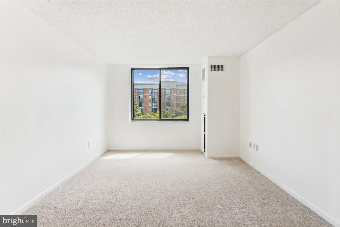 2555 PENNSYLVANIA AVE NW #816, WASHINGTON, District Of Columbia 20037, 1 Bedroom Bedrooms, ,1 BathroomBathrooms,Residential,For sale,2555 PENNSYLVANIA AVE NW #816,DCDC2211190 MLS # DCDC2211190