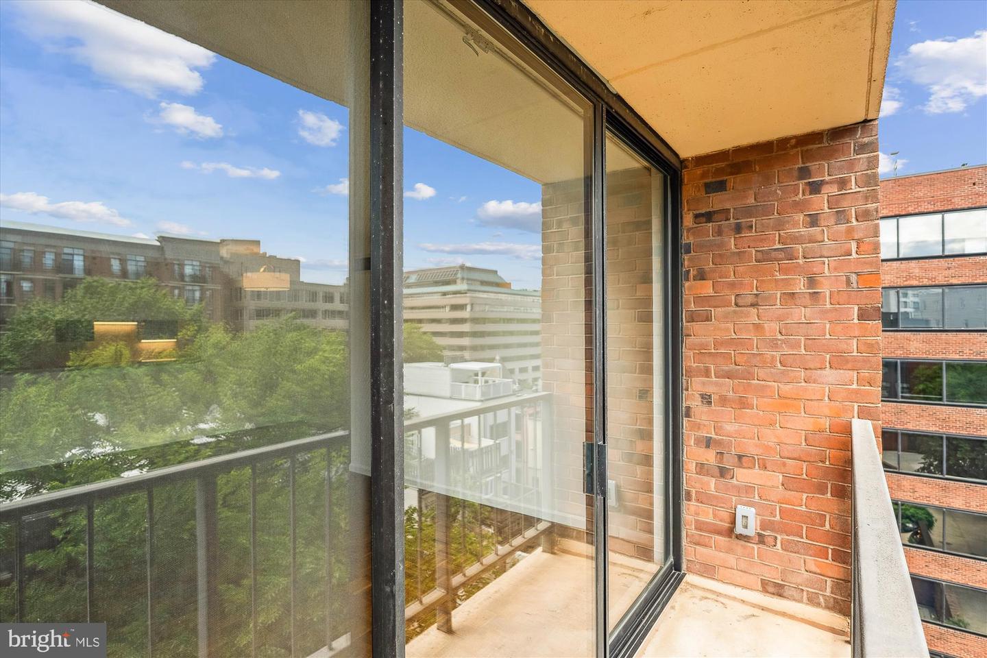 2555 PENNSYLVANIA AVE NW #816, WASHINGTON, District Of Columbia 20037, 1 Bedroom Bedrooms, ,1 BathroomBathrooms,Residential,For sale,2555 PENNSYLVANIA AVE NW #816,DCDC2211190 MLS # DCDC2211190