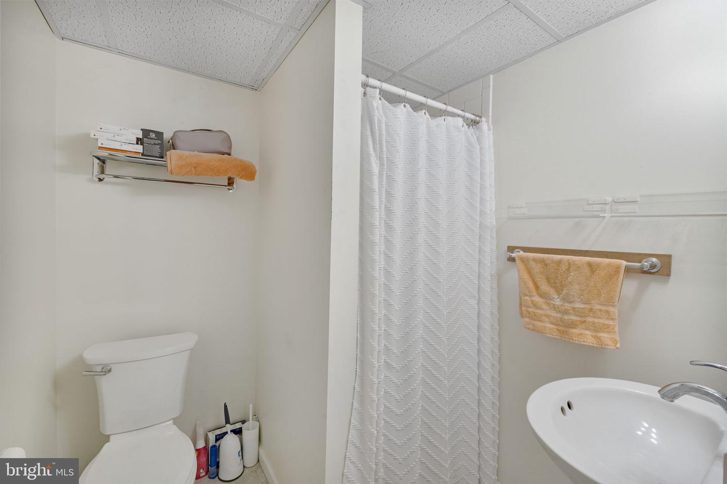 6628 OAK PARK RD, OAKPARK, Virginia 22730, 4 Bedrooms Bedrooms, ,3 BathroomsBathrooms,Residential,For sale,6628 OAK PARK RD,VAMA2002328 MLS # VAMA2002328