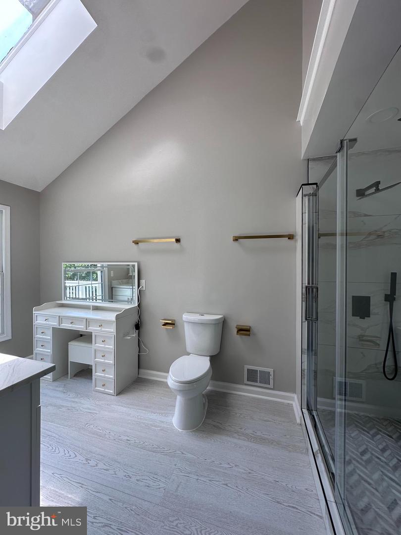 43997 NEEDMORE CT, ASHBURN, Virginia 20147, 6 Bedrooms Bedrooms, ,3 BathroomsBathrooms,Residential,For sale,43997 NEEDMORE CT,VALO2095628 MLS # VALO2095628