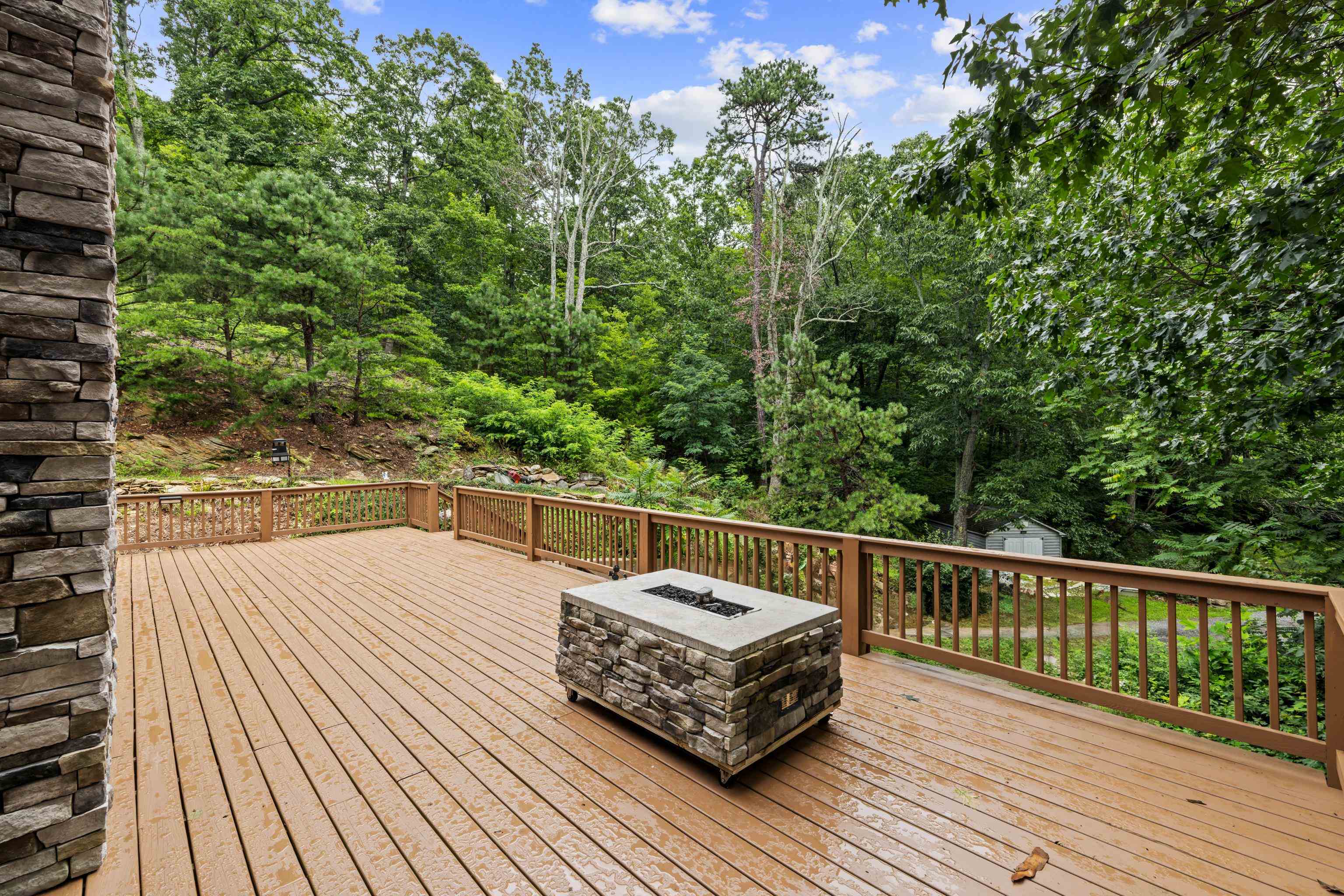40 N BEAR DEN RD, WAYNESBORO, Virginia 22980, 4 Bedrooms Bedrooms, ,2 BathroomsBathrooms,Residential,40 N BEAR DEN RD,667085 MLS # 667085