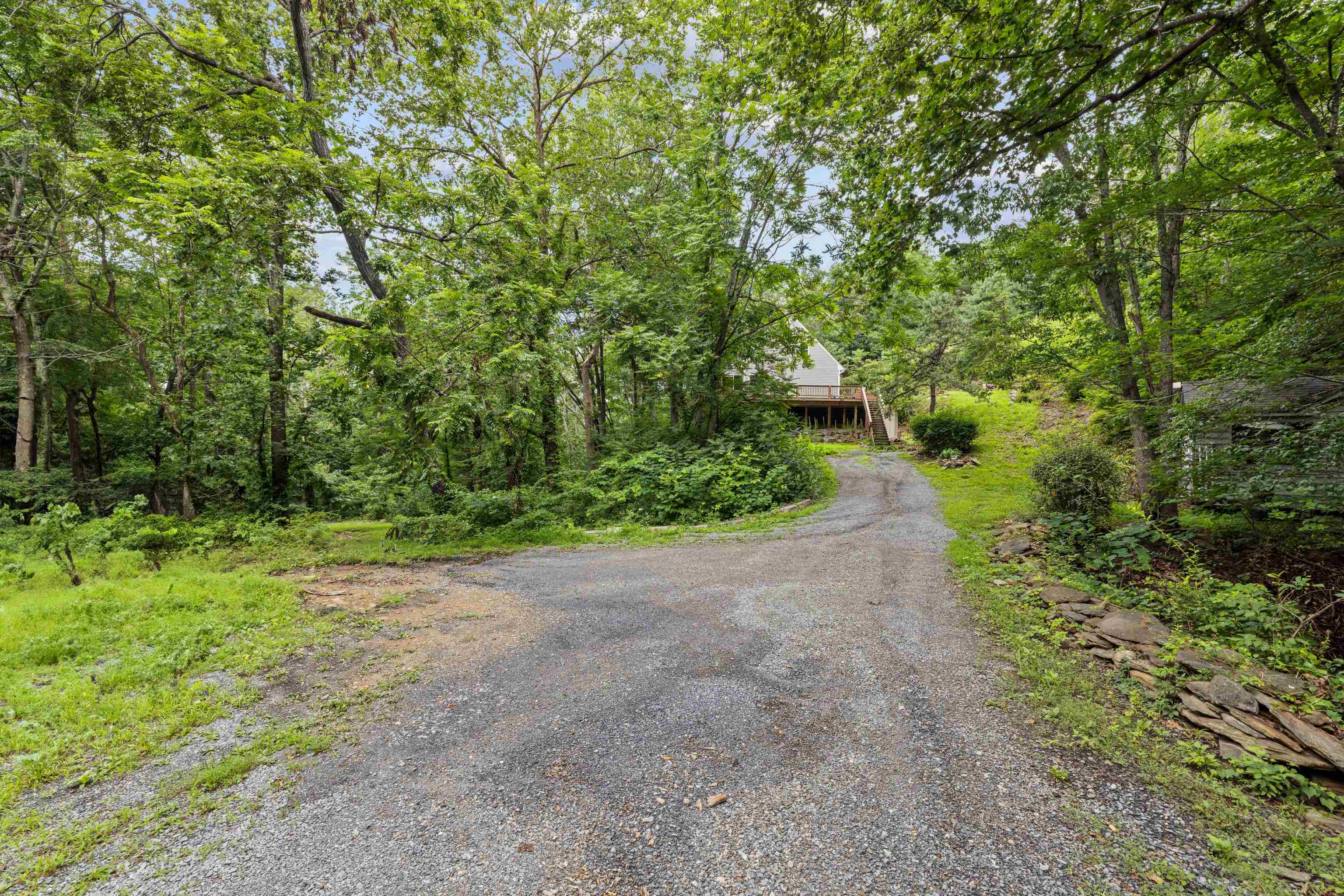40 N BEAR DEN RD, WAYNESBORO, Virginia 22980, 4 Bedrooms Bedrooms, ,2 BathroomsBathrooms,Residential,40 N BEAR DEN RD,667085 MLS # 667085