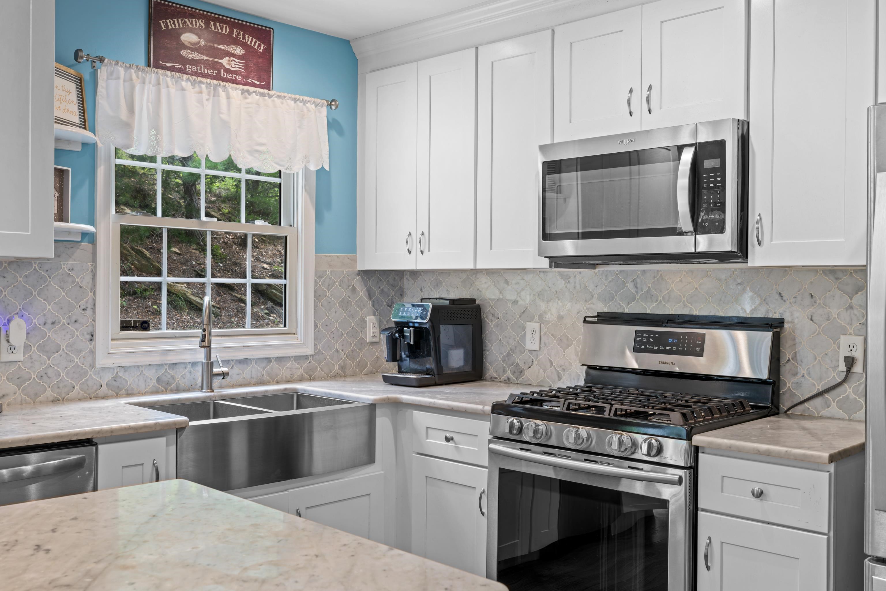 40 N BEAR DEN RD, WAYNESBORO, Virginia 22980, 4 Bedrooms Bedrooms, ,2 BathroomsBathrooms,Residential,40 N BEAR DEN RD,667085 MLS # 667085