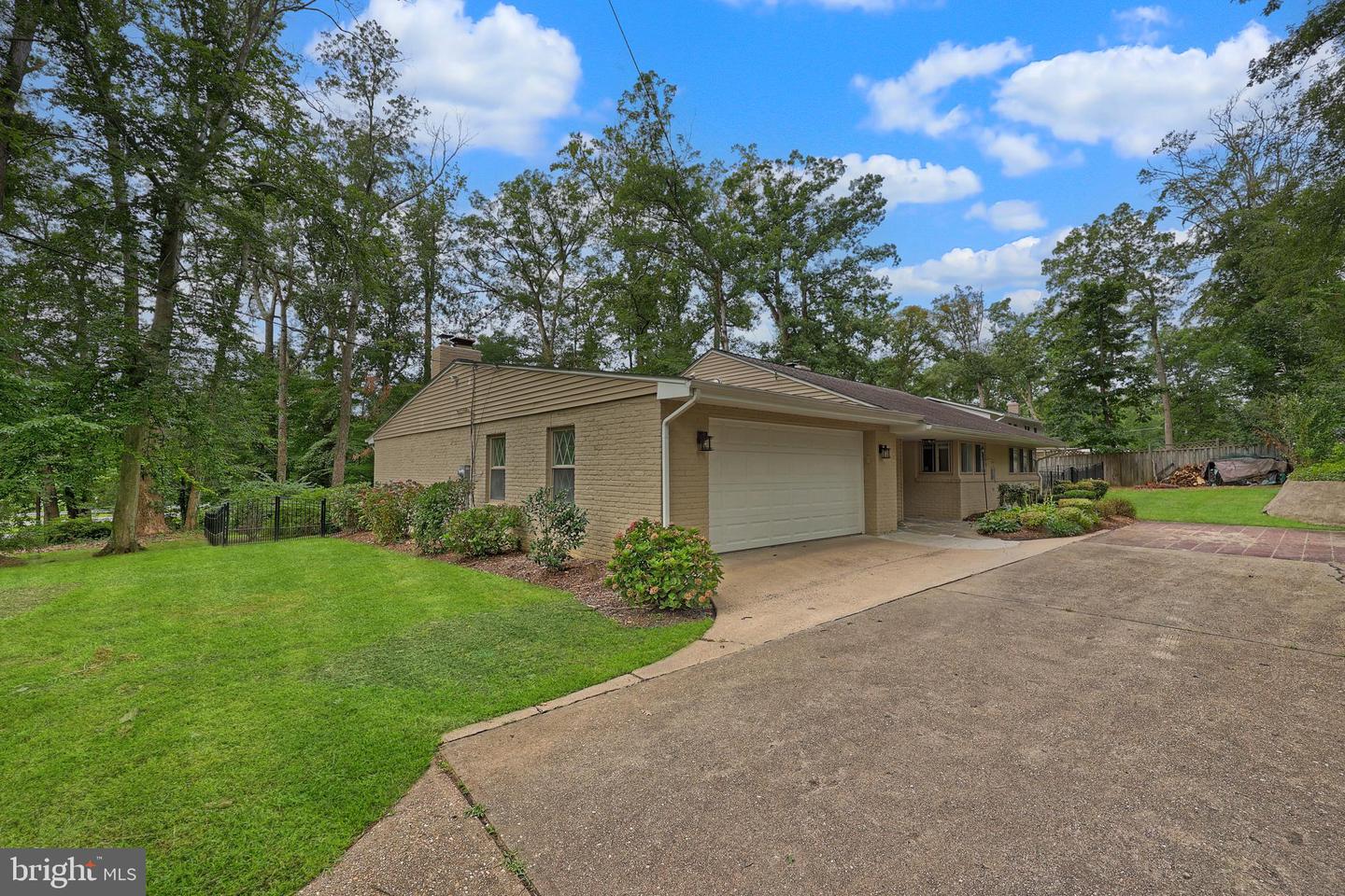 7400 BRADDOCK RD, ANNANDALE, Virginia 22003, 3 Bedrooms Bedrooms, ,3 BathroomsBathrooms,Residential,For sale,7400 BRADDOCK RD,VAFX2250446 MLS # VAFX2250446
