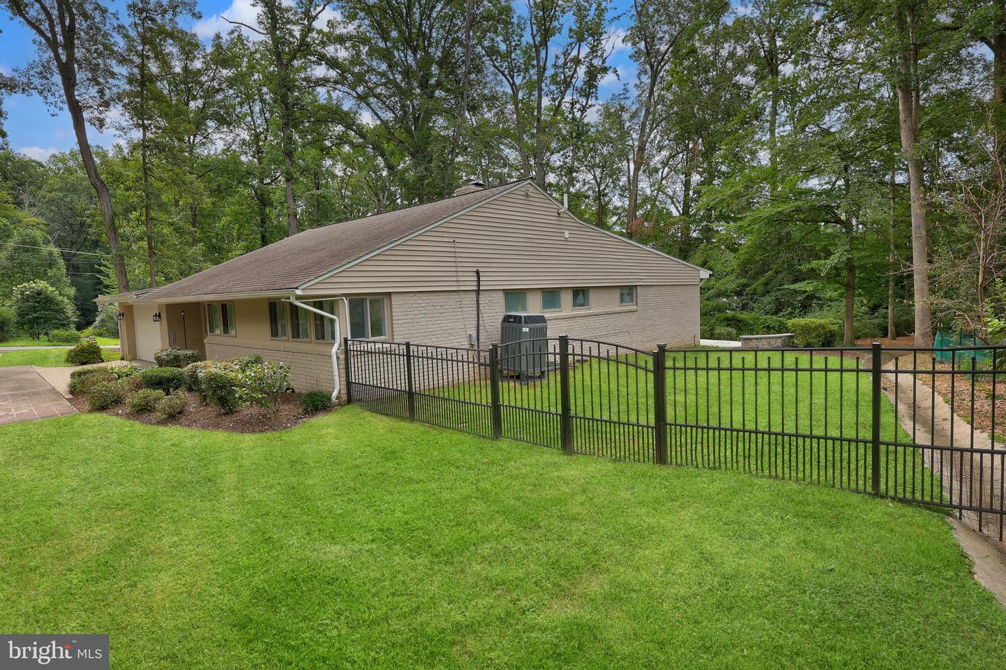 7400 BRADDOCK RD, ANNANDALE, Virginia 22003, 3 Bedrooms Bedrooms, ,3 BathroomsBathrooms,Residential,For sale,7400 BRADDOCK RD,VAFX2250446 MLS # VAFX2250446