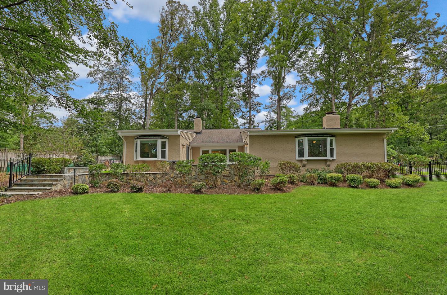 7400 BRADDOCK RD, ANNANDALE, Virginia 22003, 3 Bedrooms Bedrooms, ,3 BathroomsBathrooms,Residential,For sale,7400 BRADDOCK RD,VAFX2250446 MLS # VAFX2250446