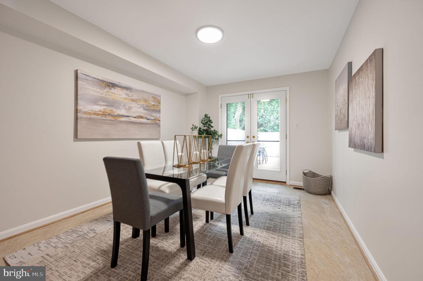 2042 N ABINGDON ST, ARLINGTON, Virginia 22207, 3 Bedrooms Bedrooms, ,3 BathroomsBathrooms,Residential,For sale,2042 N ABINGDON ST,VAAR2060912 MLS # VAAR2060912