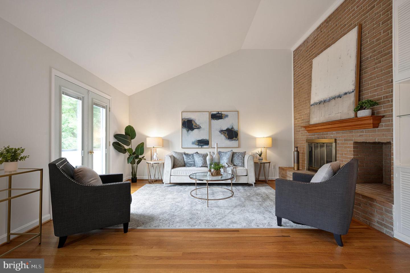 2042 N ABINGDON ST, ARLINGTON, Virginia 22207, 3 Bedrooms Bedrooms, ,3 BathroomsBathrooms,Residential,For sale,2042 N ABINGDON ST,VAAR2060912 MLS # VAAR2060912