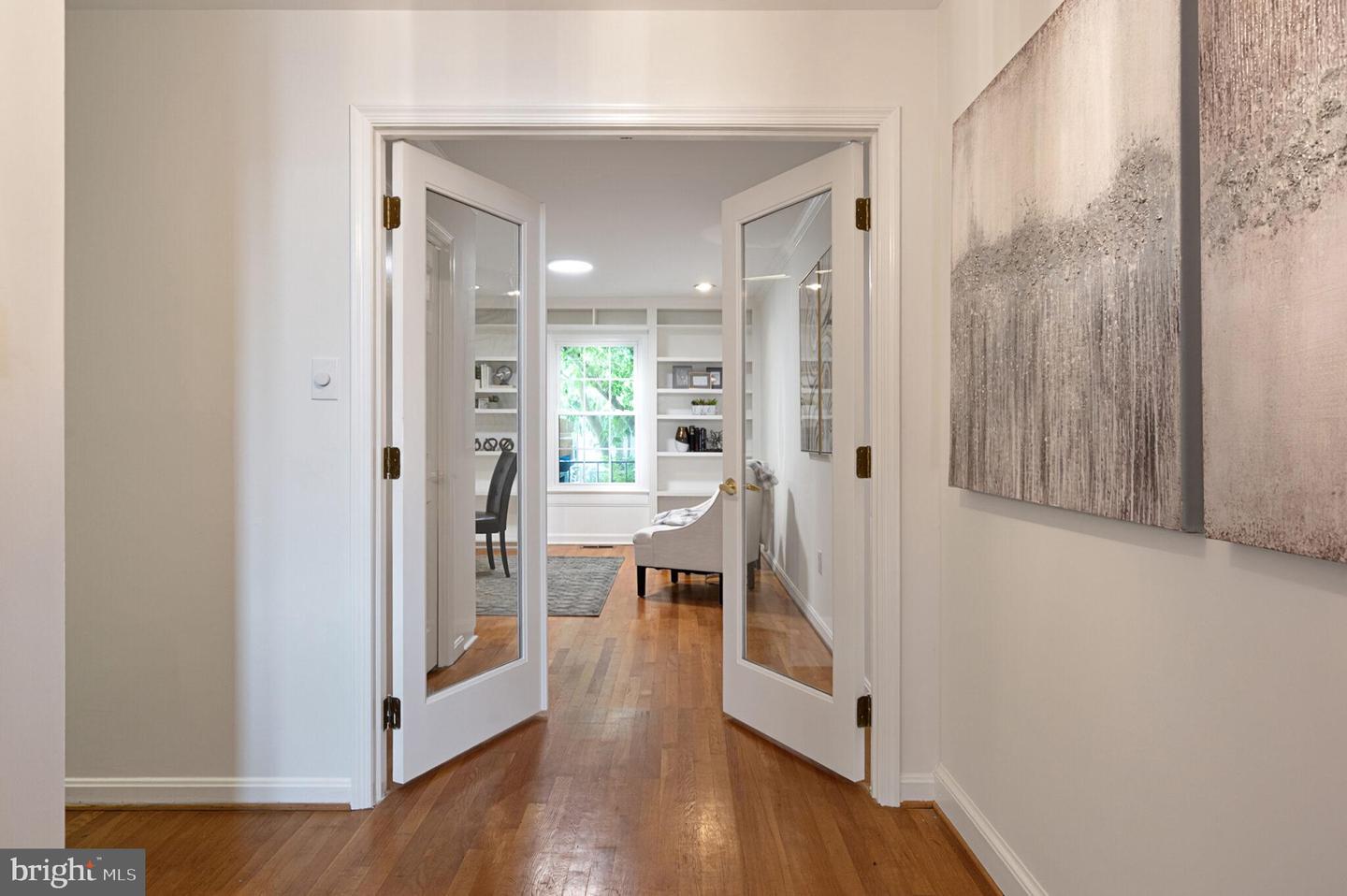 2042 N ABINGDON ST, ARLINGTON, Virginia 22207, 3 Bedrooms Bedrooms, ,3 BathroomsBathrooms,Residential,For sale,2042 N ABINGDON ST,VAAR2060912 MLS # VAAR2060912