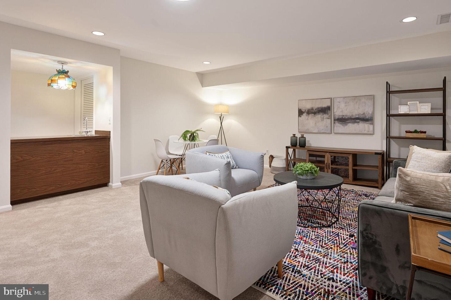 2042 N ABINGDON ST, ARLINGTON, Virginia 22207, 3 Bedrooms Bedrooms, ,3 BathroomsBathrooms,Residential,For sale,2042 N ABINGDON ST,VAAR2060912 MLS # VAAR2060912