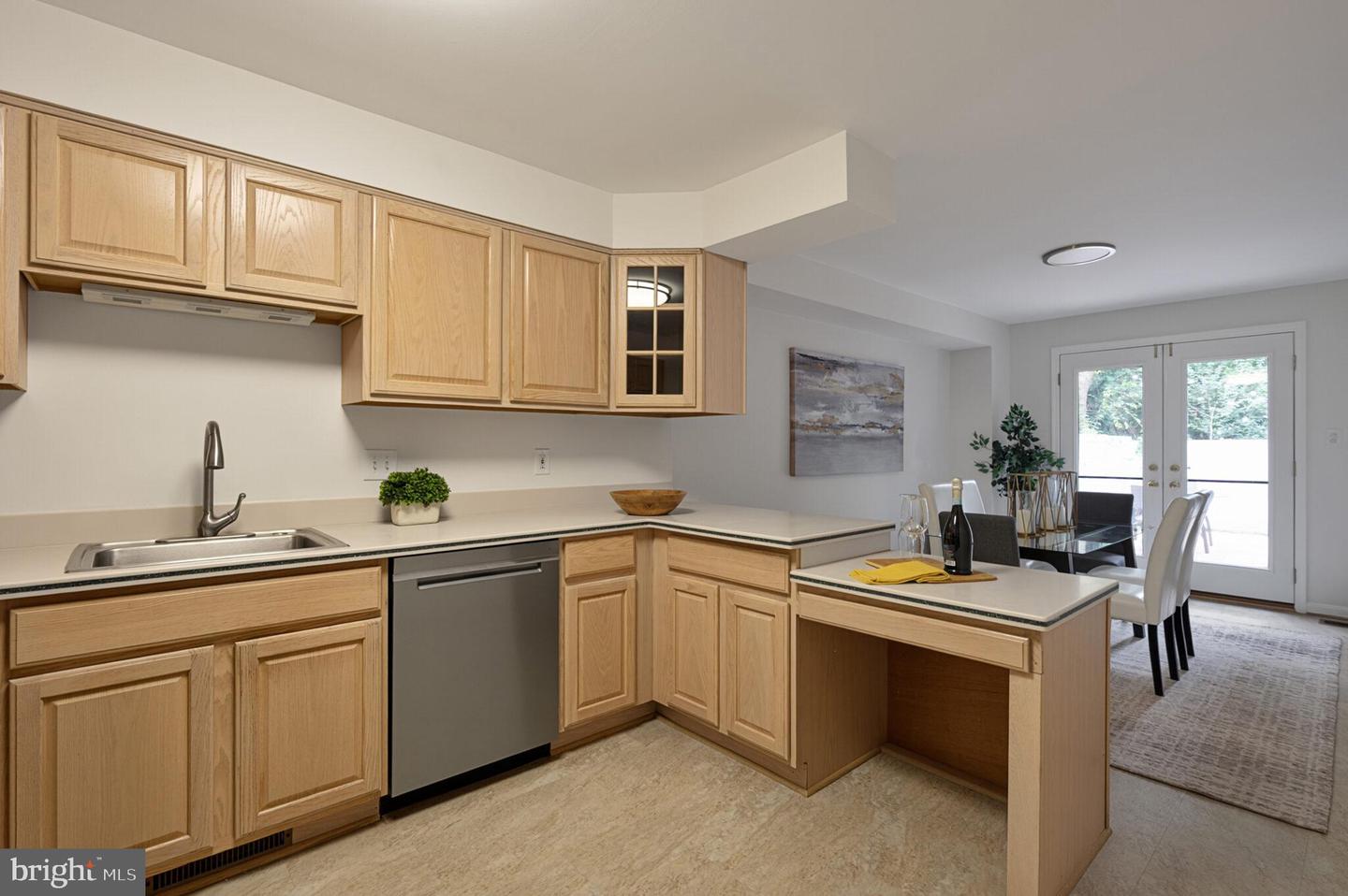 2042 N ABINGDON ST, ARLINGTON, Virginia 22207, 3 Bedrooms Bedrooms, ,3 BathroomsBathrooms,Residential,For sale,2042 N ABINGDON ST,VAAR2060912 MLS # VAAR2060912