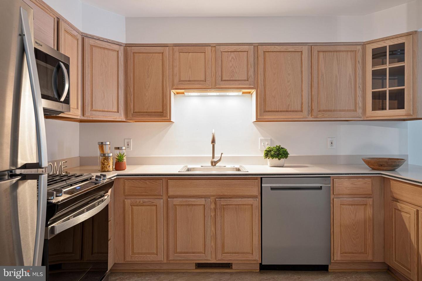 2042 N ABINGDON ST, ARLINGTON, Virginia 22207, 3 Bedrooms Bedrooms, ,3 BathroomsBathrooms,Residential,For sale,2042 N ABINGDON ST,VAAR2060912 MLS # VAAR2060912