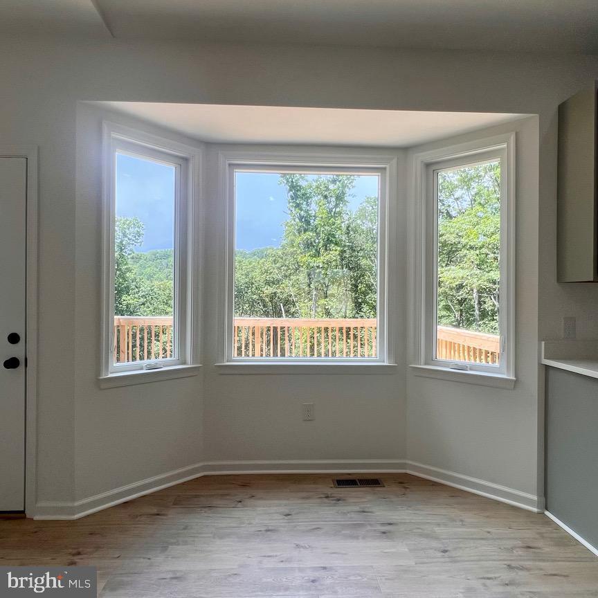 93 HOBBS NOB RD, FRONT ROYAL, Virginia 22630, 3 Bedrooms Bedrooms, ,2 BathroomsBathrooms,Residential,For sale,93 HOBBS NOB RD,VAWR2011732 MLS # VAWR2011732