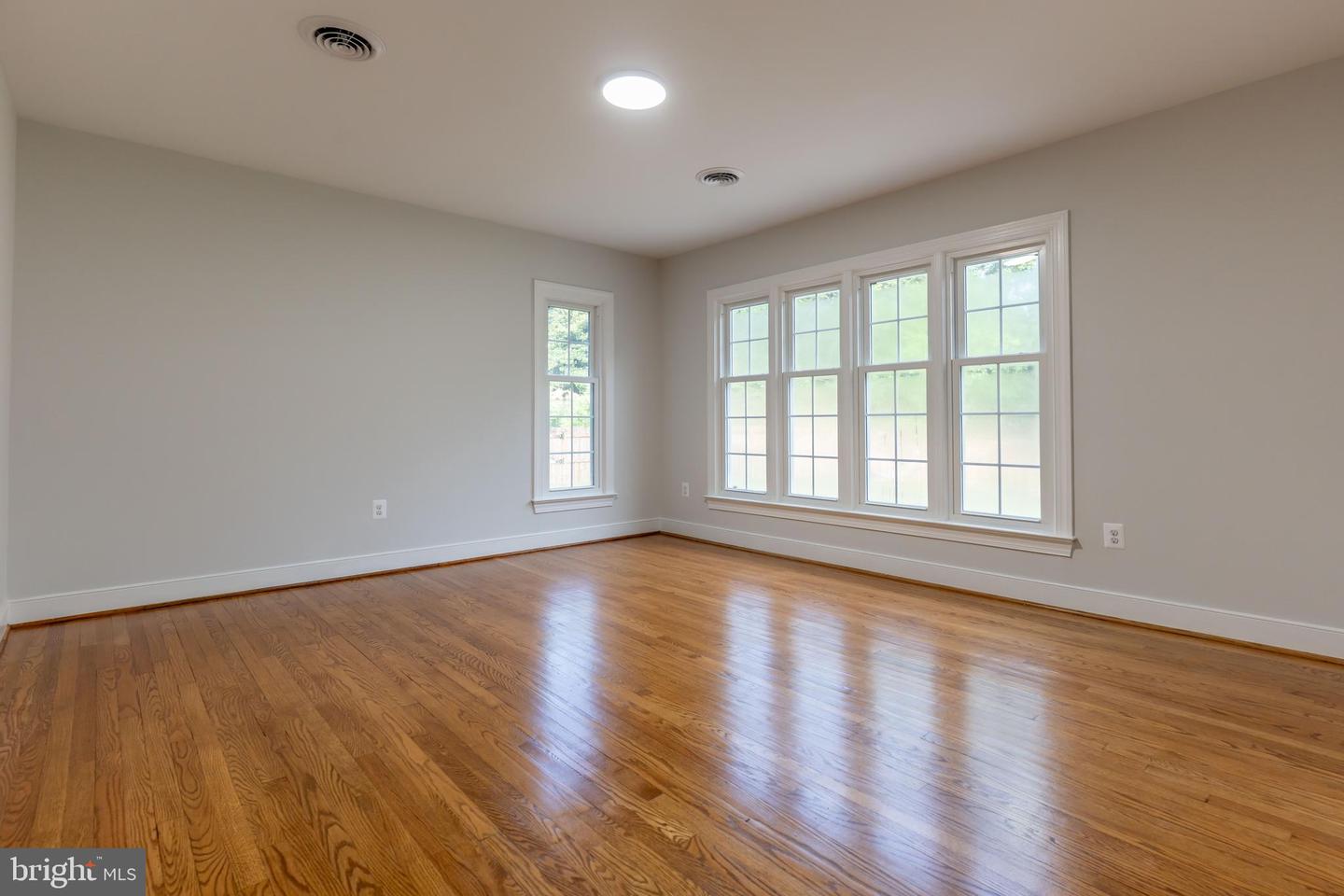 142 WOODLAND RD, FREDERICKSBURG, Virginia 22401, 5 Bedrooms Bedrooms, ,3 BathroomsBathrooms,Residential,For sale,142 WOODLAND RD,VAFB2008614 MLS # VAFB2008614