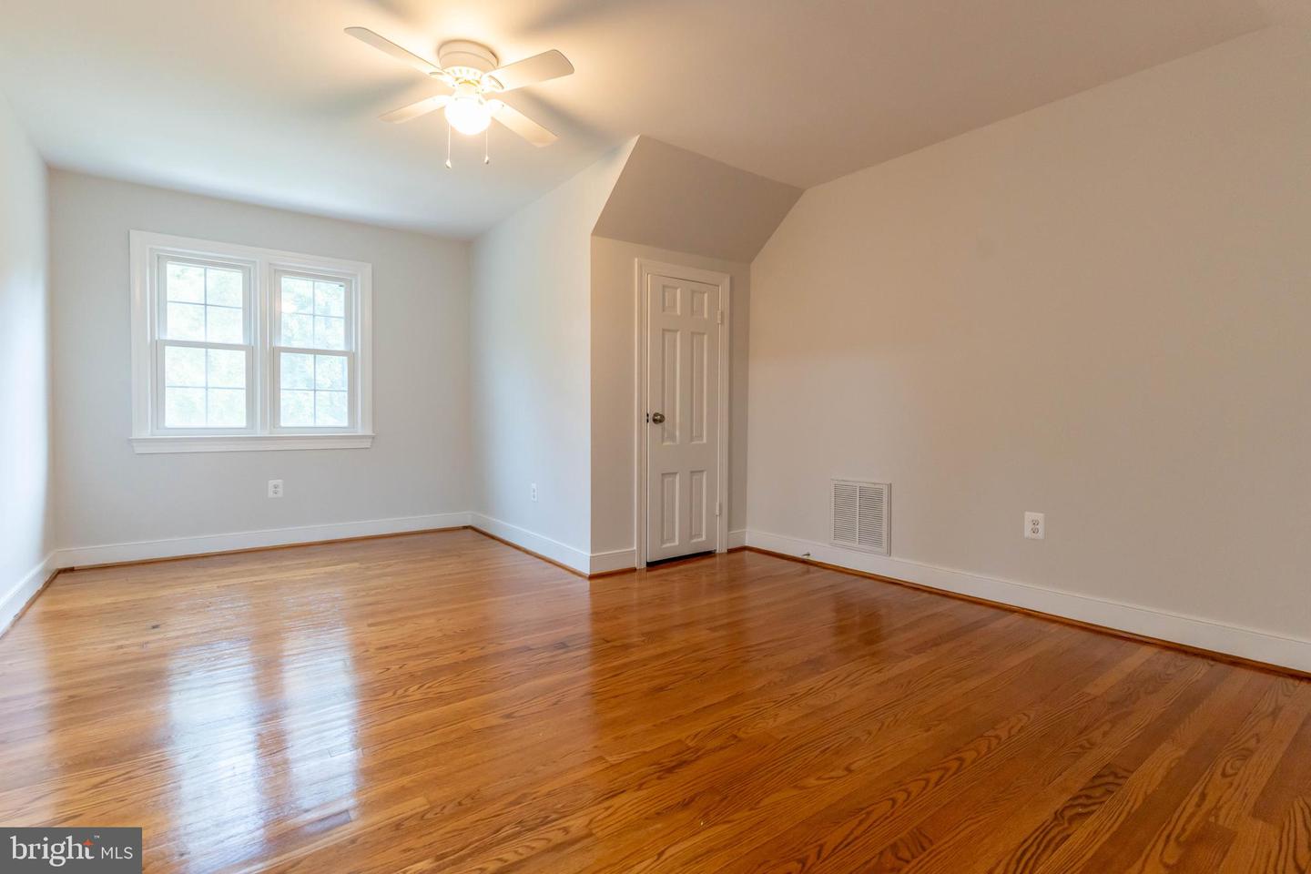 142 WOODLAND RD, FREDERICKSBURG, Virginia 22401, 5 Bedrooms Bedrooms, ,3 BathroomsBathrooms,Residential,For sale,142 WOODLAND RD,VAFB2008614 MLS # VAFB2008614