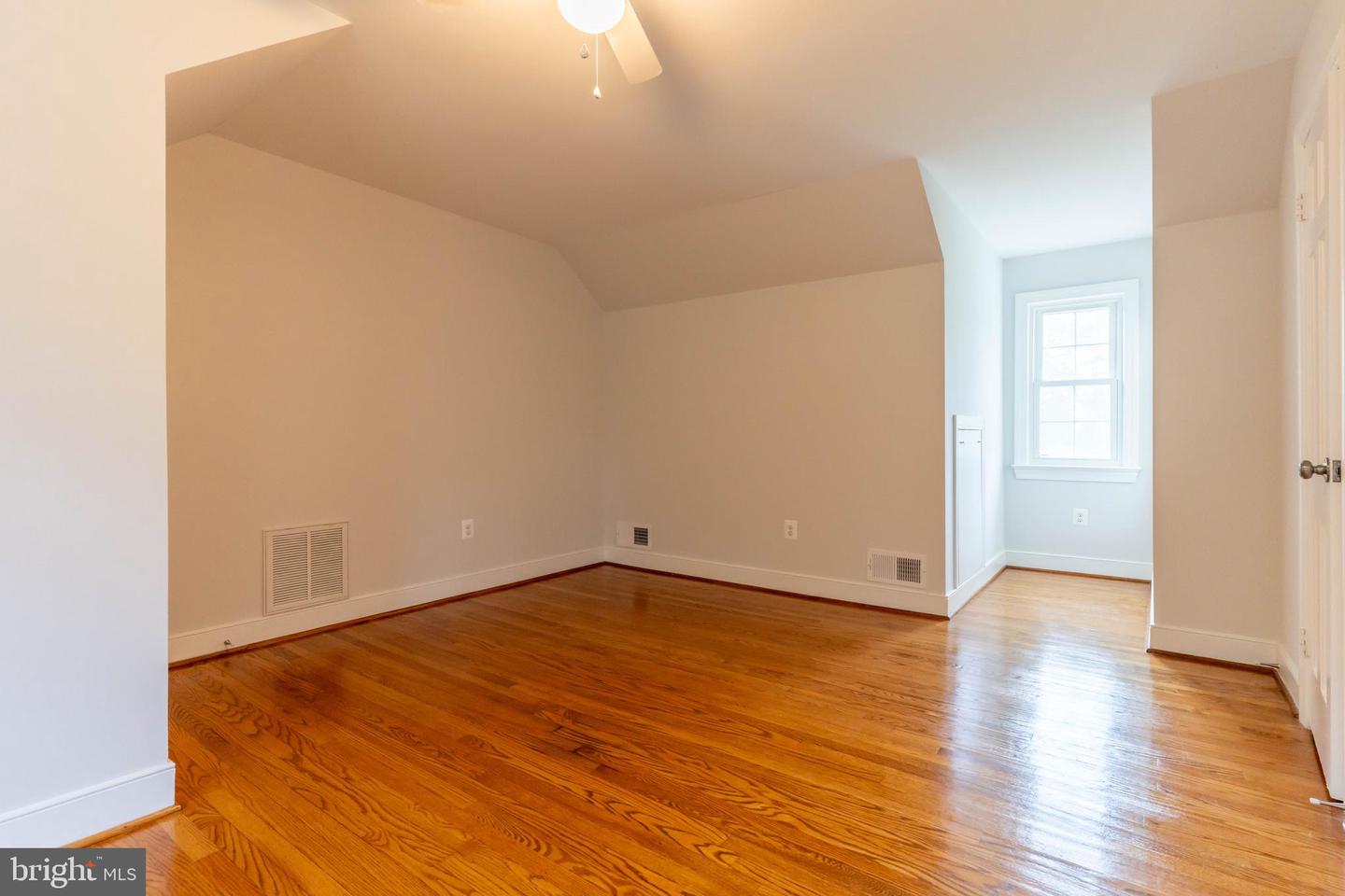142 WOODLAND RD, FREDERICKSBURG, Virginia 22401, 5 Bedrooms Bedrooms, ,3 BathroomsBathrooms,Residential,For sale,142 WOODLAND RD,VAFB2008614 MLS # VAFB2008614