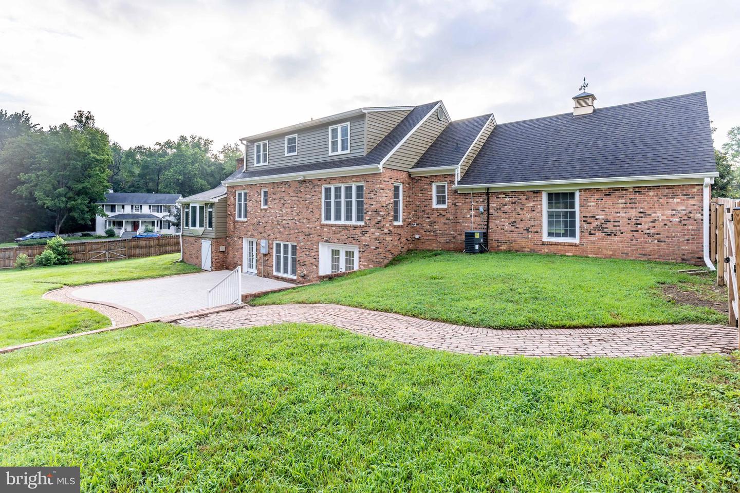 142 WOODLAND RD, FREDERICKSBURG, Virginia 22401, 5 Bedrooms Bedrooms, ,3 BathroomsBathrooms,Residential,For sale,142 WOODLAND RD,VAFB2008614 MLS # VAFB2008614
