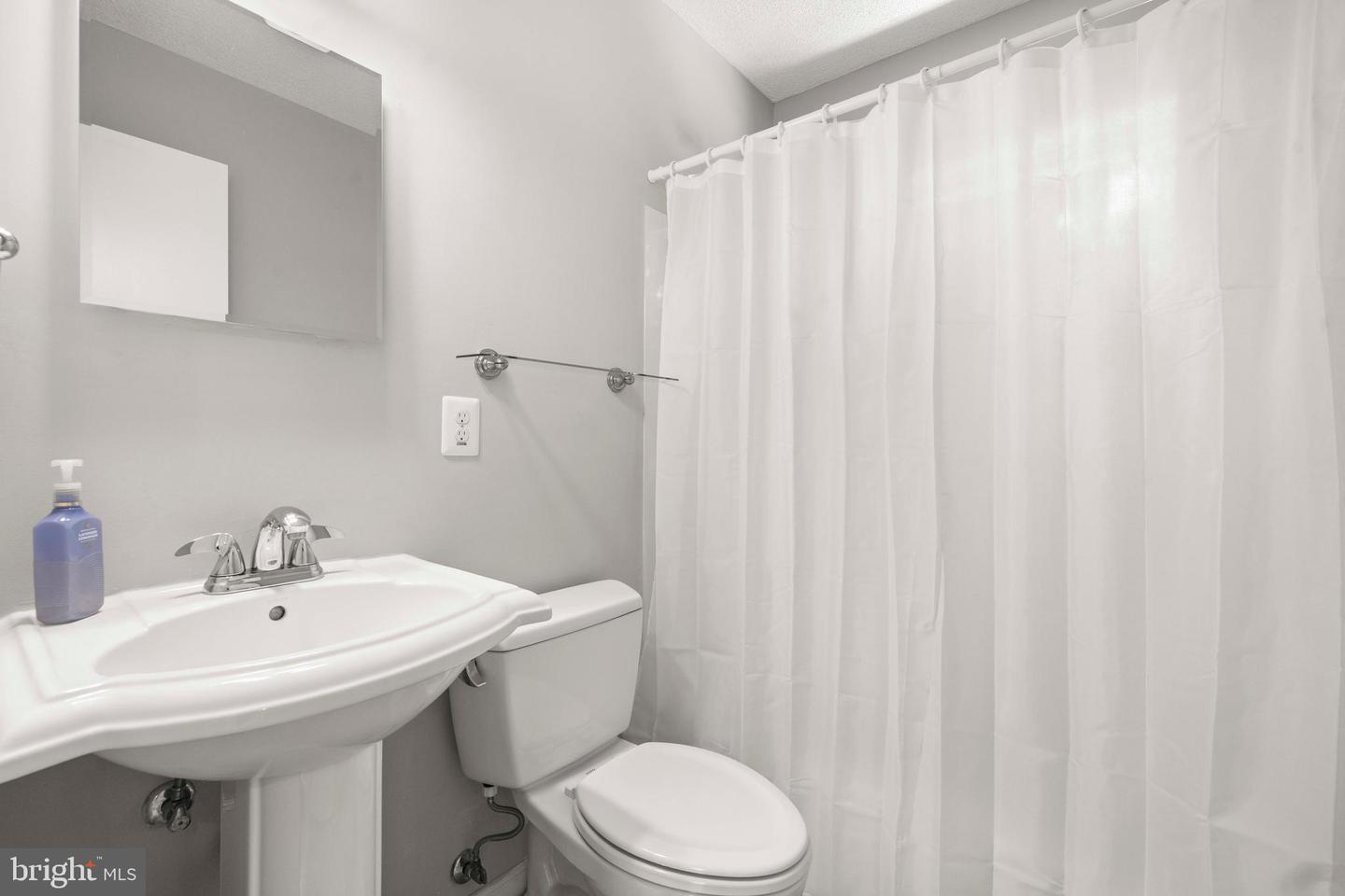 8414 THAMES ST, SPRINGFIELD, Virginia 22151, 4 Bedrooms Bedrooms, ,2 BathroomsBathrooms,Residential,For sale,8414 THAMES ST,VAFX2256562 MLS # VAFX2256562