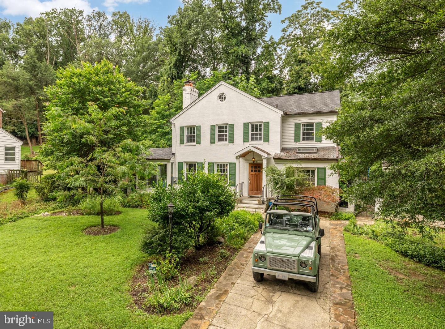 2839 HILLCREST DR SE, WASHINGTON, District Of Columbia 20020, 3 Bedrooms Bedrooms, ,2 BathroomsBathrooms,Residential,For sale,2839 HILLCREST DR SE,DCDC2211536 MLS # DCDC2211536