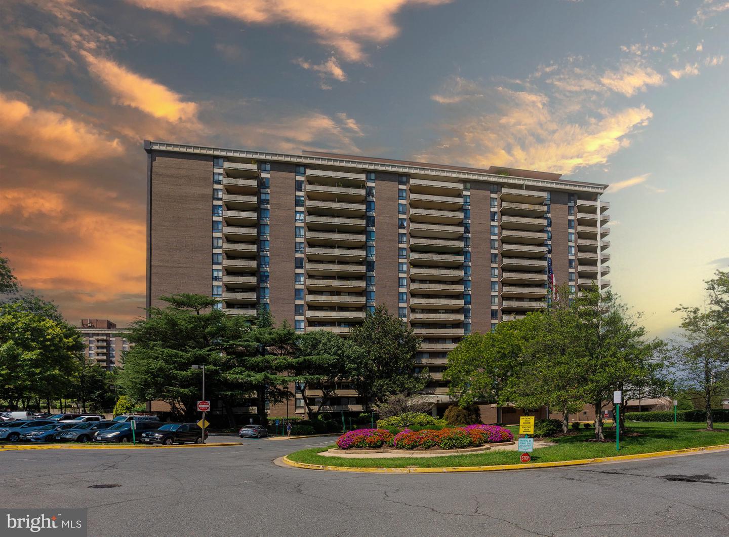 1800 OLD MEADOW RD #1720, MCLEAN, Virginia 22102, 2 Bedrooms Bedrooms, ,2 BathroomsBathrooms,Residential,For sale,1800 OLD MEADOW RD #1720,VAFX2256836 MLS # VAFX2256836