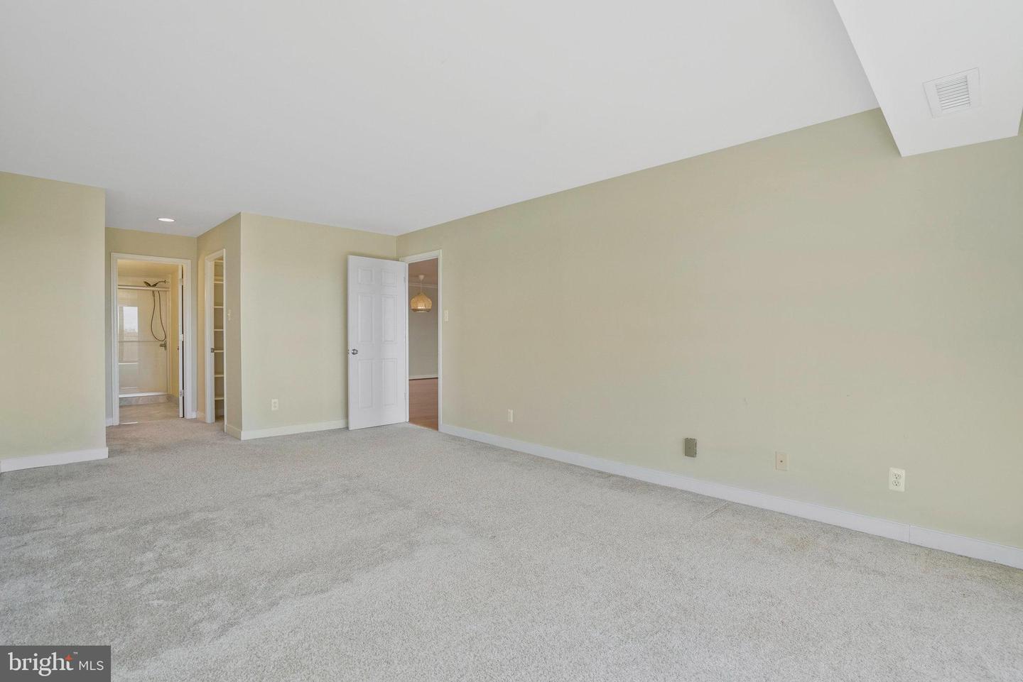 1800 OLD MEADOW RD #1720, MCLEAN, Virginia 22102, 2 Bedrooms Bedrooms, ,2 BathroomsBathrooms,Residential,For sale,1800 OLD MEADOW RD #1720,VAFX2256836 MLS # VAFX2256836