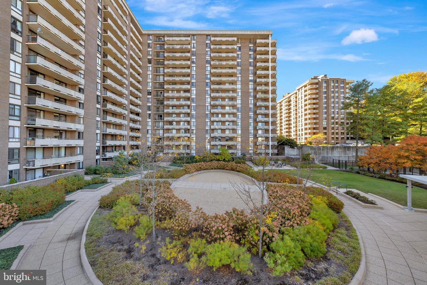 1800 OLD MEADOW RD #1720, MCLEAN, Virginia 22102, 2 Bedrooms Bedrooms, ,2 BathroomsBathrooms,Residential,For sale,1800 OLD MEADOW RD #1720,VAFX2256836 MLS # VAFX2256836
