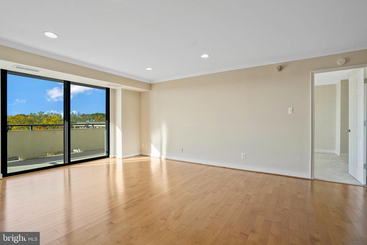 1800 OLD MEADOW RD #1720, MCLEAN, Virginia 22102, 2 Bedrooms Bedrooms, ,2 BathroomsBathrooms,Residential,For sale,1800 OLD MEADOW RD #1720,VAFX2256836 MLS # VAFX2256836