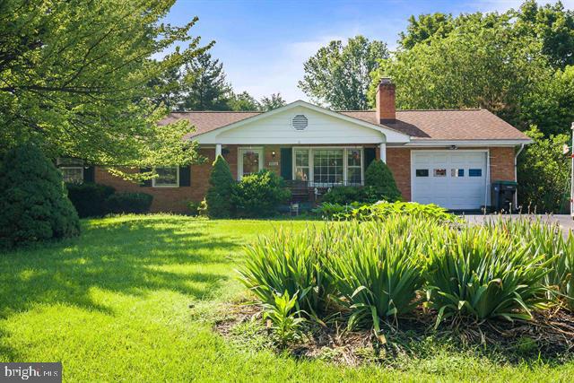 9936 PLEASANT VIEW DR, NEW MARKET, Virginia 22844, 4 Bedrooms Bedrooms, ,3 BathroomsBathrooms,Residential,For sale,9936 PLEASANT VIEW DR,VASH2012064 MLS # VASH2012064