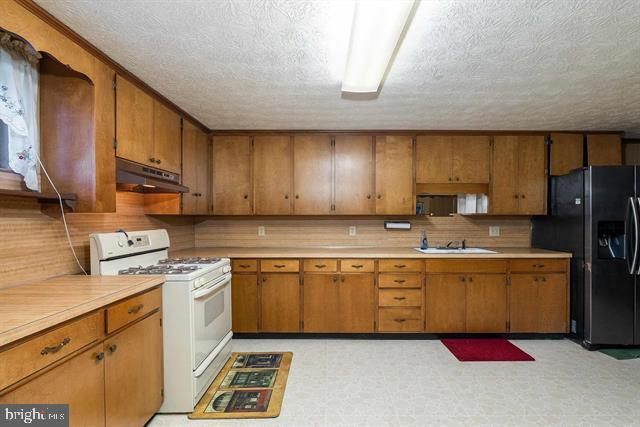 9936 PLEASANT VIEW DR, NEW MARKET, Virginia 22844, 4 Bedrooms Bedrooms, ,3 BathroomsBathrooms,Residential,For sale,9936 PLEASANT VIEW DR,VASH2012064 MLS # VASH2012064