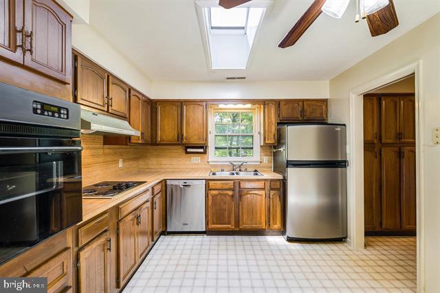 9936 PLEASANT VIEW DR, NEW MARKET, Virginia 22844, 4 Bedrooms Bedrooms, ,3 BathroomsBathrooms,Residential,For sale,9936 PLEASANT VIEW DR,VASH2012064 MLS # VASH2012064