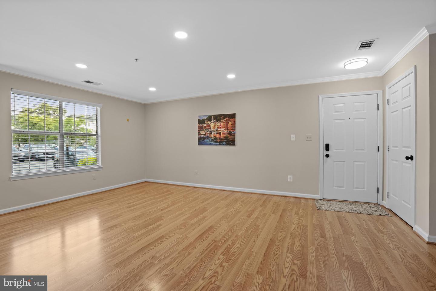 11014 KOMAN CIR #104, MANASSAS, Virginia 20109, 2 Bedrooms Bedrooms, ,2 BathroomsBathrooms,Residential,For sale,11014 KOMAN CIR #104,VAPW2099796 MLS # VAPW2099796