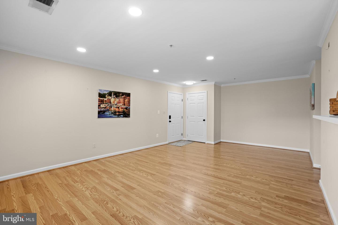 11014 KOMAN CIR #104, MANASSAS, Virginia 20109, 2 Bedrooms Bedrooms, ,2 BathroomsBathrooms,Residential,For sale,11014 KOMAN CIR #104,VAPW2099796 MLS # VAPW2099796